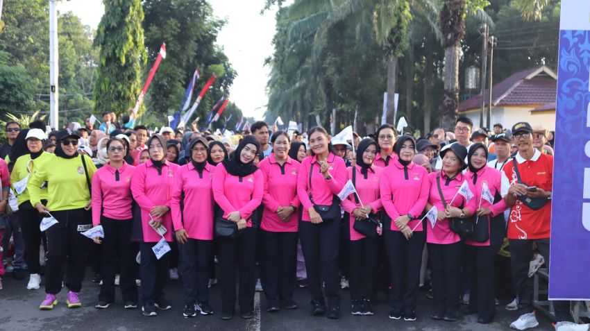 Polresta Deli Serdang Ikuti Fun Walk Peringati Hari Jadi Ke-80 Kabupaten Deli Serdang dan HUT APKASI ke 26