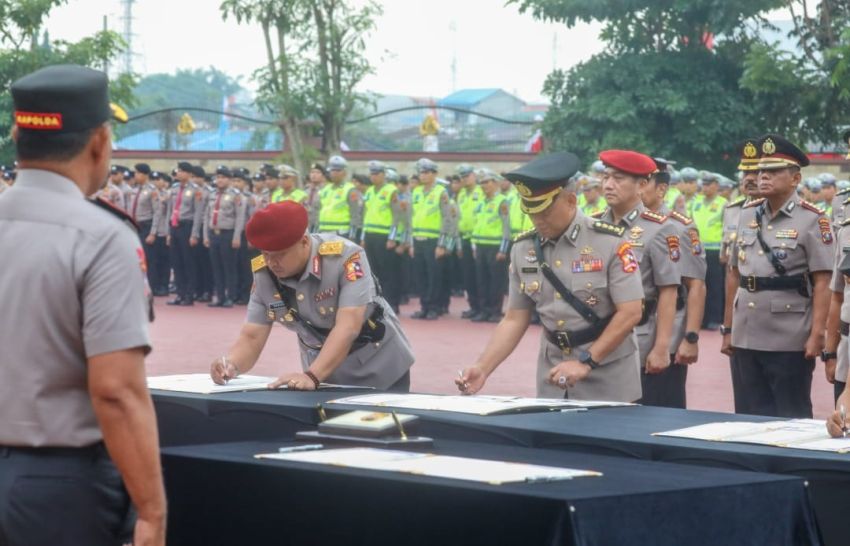 Kapolda Sumut Pimpin Sertijab 24 Pejabat Utama dan Kapolres, Tekankan Integritas serta Pelayanan Terbaik untuk Masyarakat
