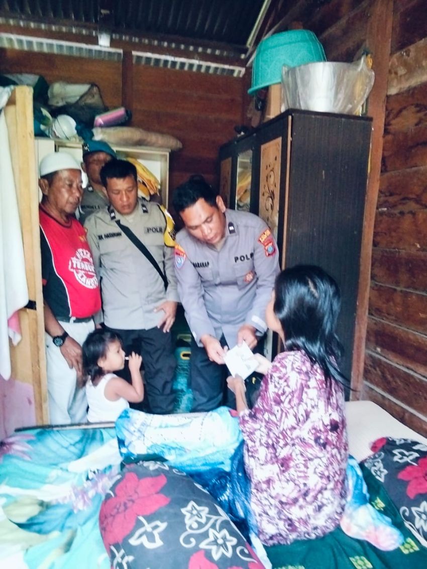 Polri untuk Masyarakat, Polsek Barumun Salurkan Bantuan kepada Ibu Nur Cahaya yang Tengah Berjuang Melawan Penyakit