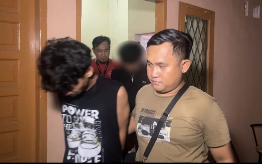Polrestabes Medan Gerebek Rumah Kos di Kawasan Medan Labuhan 2 Tersangka Berikut Barang Bukti Diamankan.