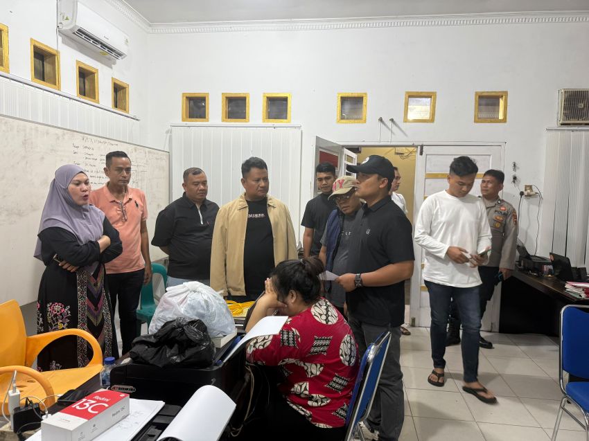 Bayi Baru Lahir Berwajah Sayat Dibuang di Pinggir Sungai Tengah Malam, Camat Geram Kerahkan Segala Upaya Hingga Pelaku Berhasil Diringkus