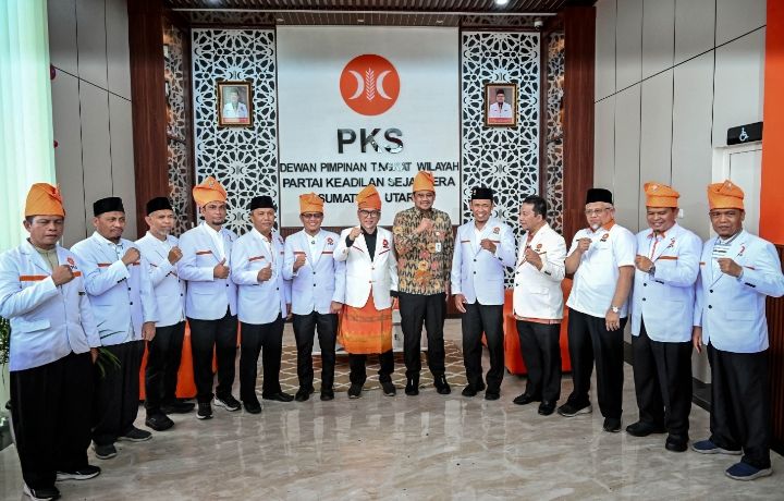 Resmikan Kantor DPW PKS Sumut, Bobby Nasution dan Presiden PKS Tekankan Kolaborasi serta Pelayanan Publik