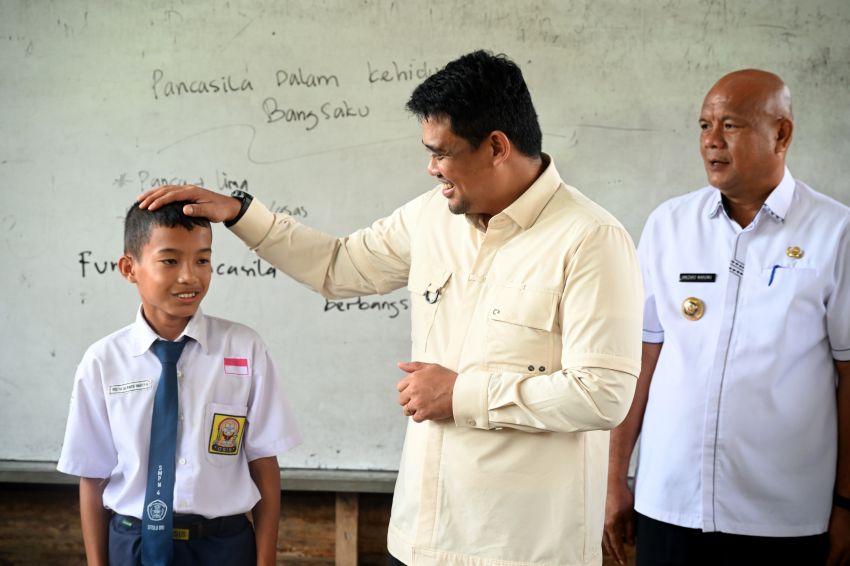 Berkantor di Nias, Bobby Nasution Pastikan Keluhan Warga Langsung Ditangani