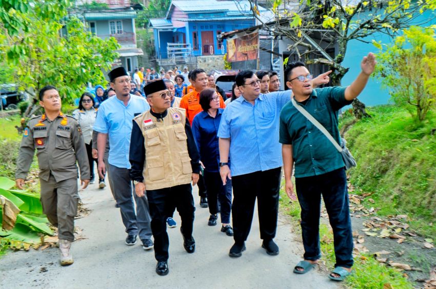 Tinjau Lokasi Bencana Angin Puting Beliung di Kecamatan Gunung Maligas: Bupati Simalungun Salurkan Bantuan*