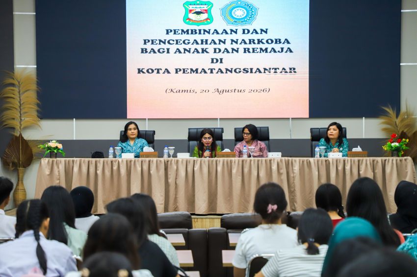 Ketua TP PKK Kota Liswati membuka kegiatan Pembinaan dan Pencegahan Narkoba bagi Anak Remaja