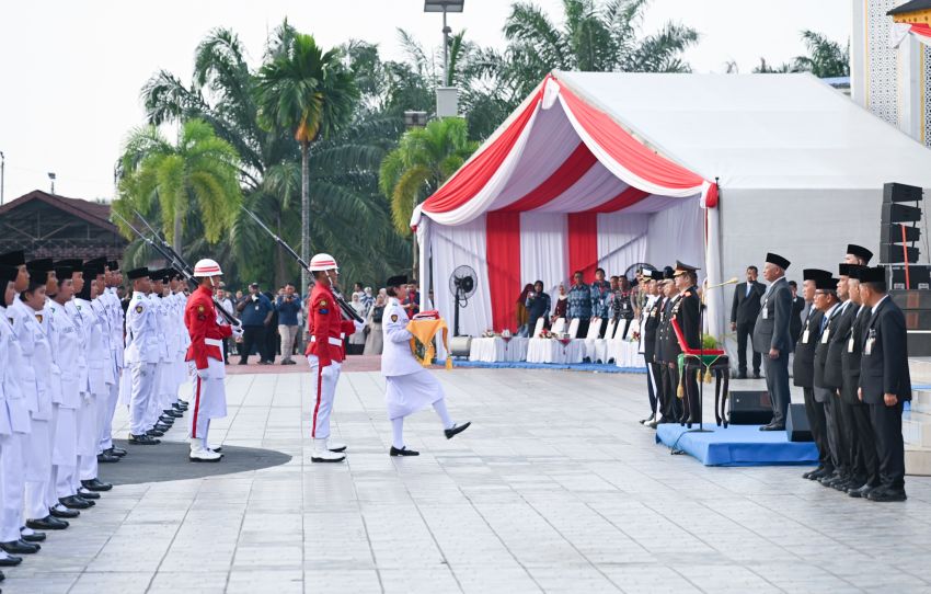 Pimpin Upacara Penurunan Bendera, Wagub Surya Gaungkan Semangat Kolaborasi untuk Percepat Pembangunan Sumut