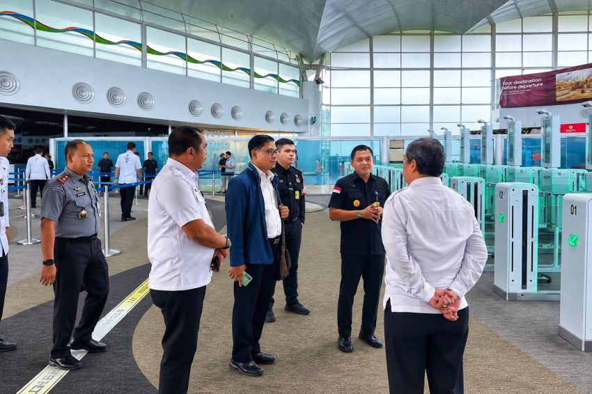 IMIGRASI DIGITAL, DARI LOKET PELAYANAN HINGGA PAGAR NEGARA