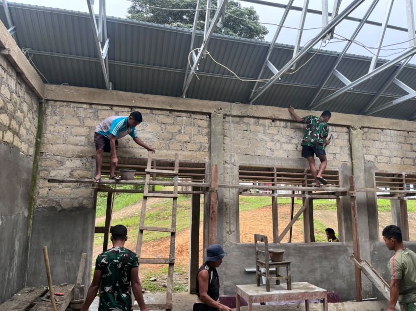 Program Bakti TNI Rehab Gedung SMP Negeri 7 Susua di Hiliwaebu Terus Dikebut, Progres Capai 79 Persen