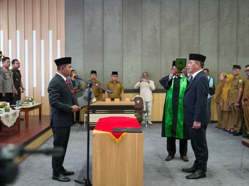 Bupati Solok Lantik Masheri Yanda Boy sebagai Pejabat Sekretaris Daerah