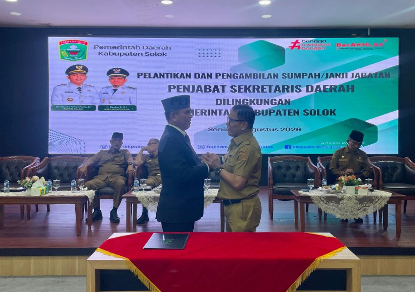 Sertijab Penjabat Sekretaris Daerah Kabupaten Solok dari Jefrizal, S.Pt., M.T. kepada Masheri Yanda Boy, S.H.