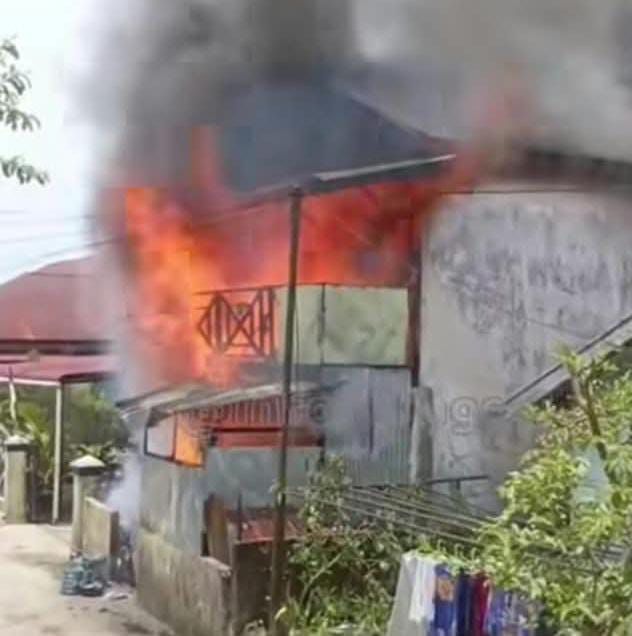 Rumah Bertingkat Dilalap Api, Bocah 4 Tahun Tewas Terjebak di Padangsidimpuan