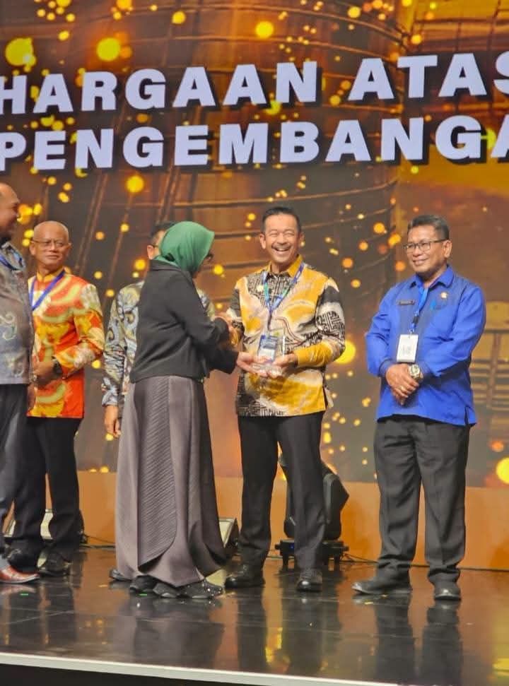 Bawa Nama Madina ke Panggung Nasional, Bupati Saipullah Nasution Raih Penghargaan IIGCE 2026