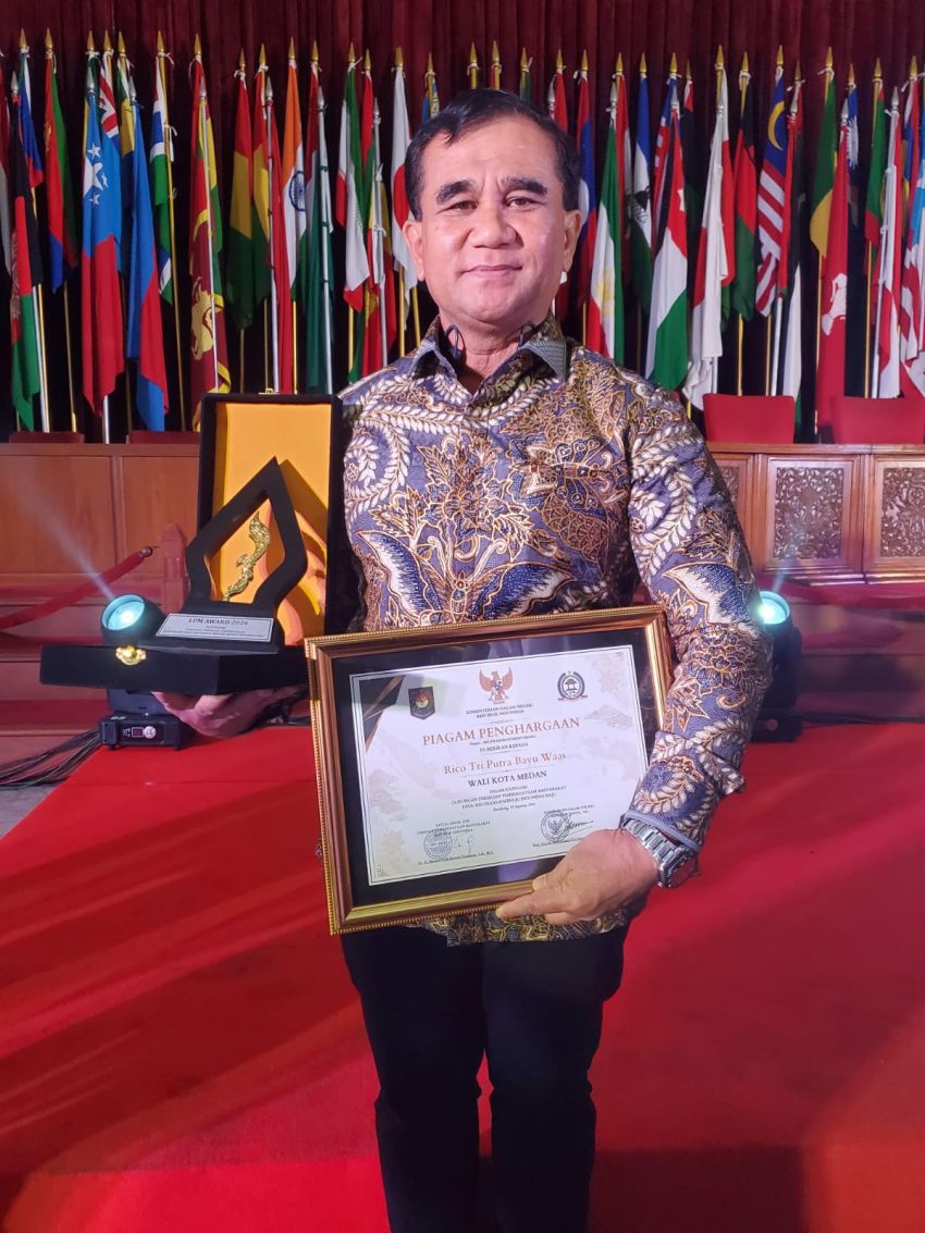 Wali Kota Medan Raih Penghargaan LPM Award 2026, Komitmen Dalam Mendukung Pemberdayaan Masyarakat Mandiri Menuju Indonesia Mau