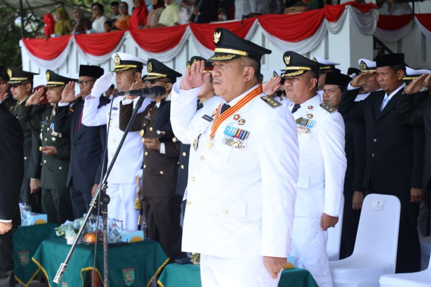 Bupati Asahan Pimpin Upacara Pengibaran Bendera HUT ke 81 RI, Ribuan Warga Padati Alun-Alun Rambate Rata Raya