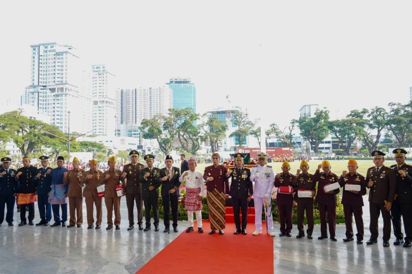 Pimpin Upacara HUT ke-81 RI, Rico Waas: Pembangunan Harus Berdampak dan Tingkatkan Kesejahteraan Masyarakat