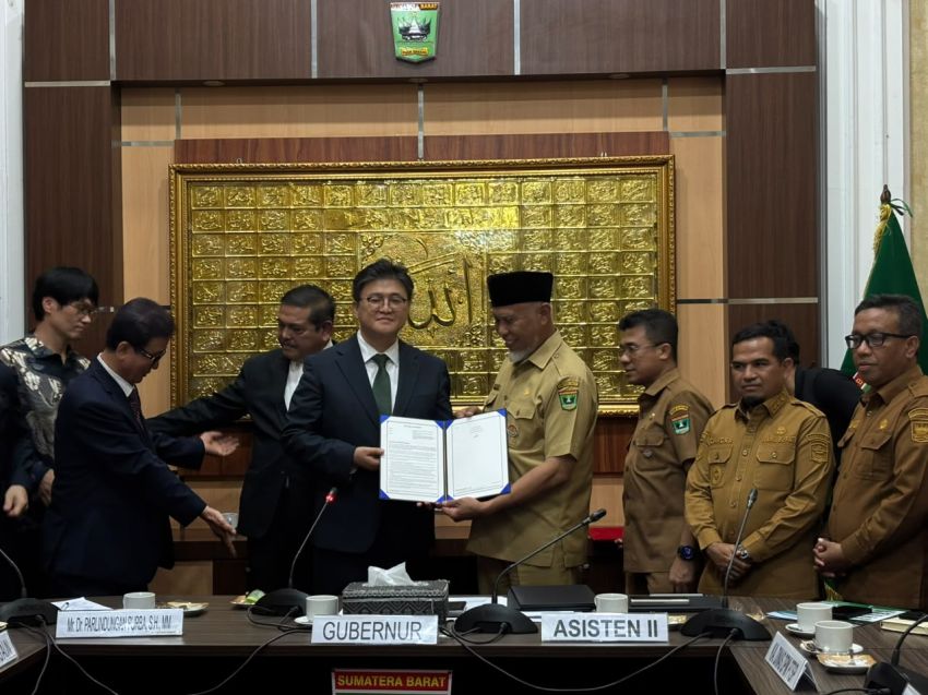 Wabup Solok H. Candra Buka Peluang Investasi Hijau Bersama Delegasi Korea. Dorong Teknologi Lingkungan untuk Masa Depan Kabupaten Solok