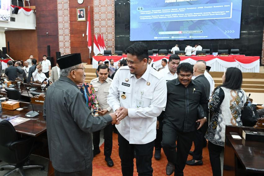 Gubernur Bobby Nasution Serahkan Ranperda P-APBD 2026 ke DPRD, Fokus Infrastruktur dan Pemulihan Pascabencana