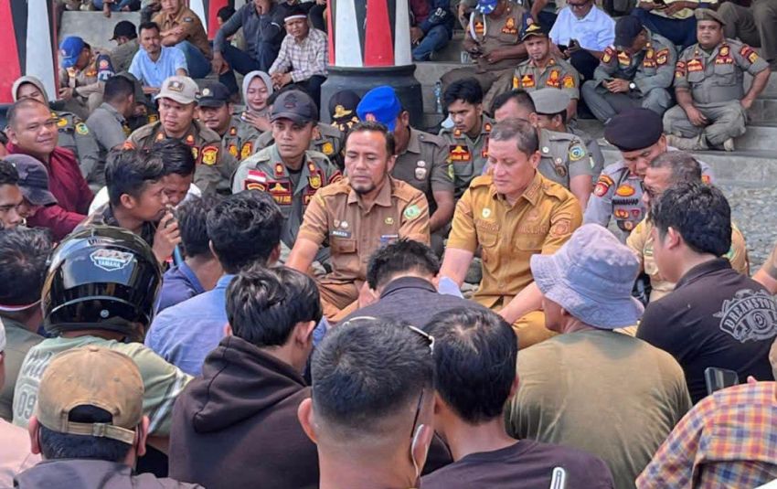 Jangan Ada yang Dirugikan! Sikap Tegas Wakil Bupati Palas Achmad Fauzan Nasution Saat Temui Massa Dalihan Natolu