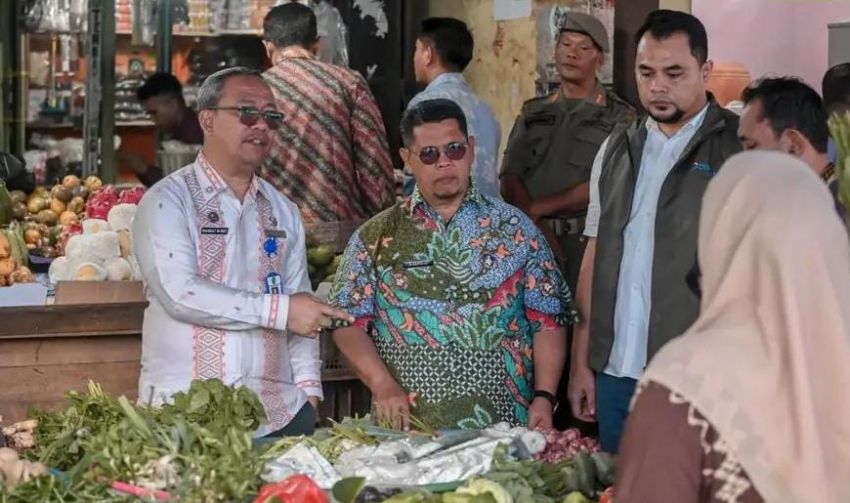 Jaga Daya Beli Warga, Sekda Padangsidimpuan Pantau Harga Sembako di Dua Pasar