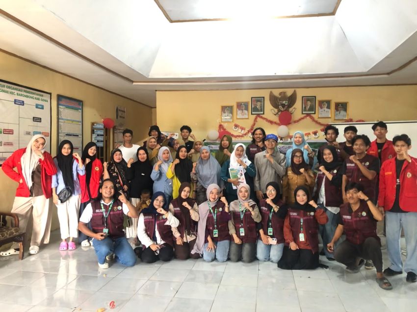 Tim Cara&rsquo;de BEM KMF TP UH Dorong Masyarakat Desa Tinggimae Optimalkan Media Sosial untuk Promosi Produk
