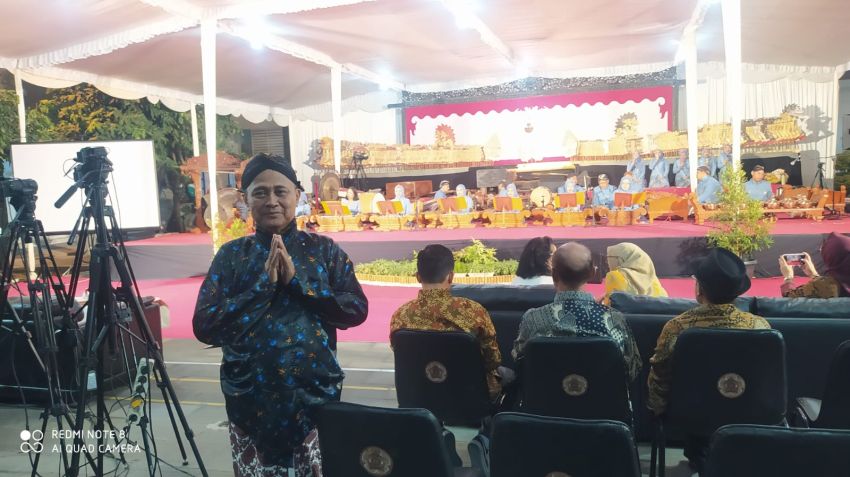 Wayang &ldquo;Abiyasa Madeg Brahmana&rdquo; Tandai Purna Tugas Prof. Dr. Lasiyo di Fakultas Filsafat UGM