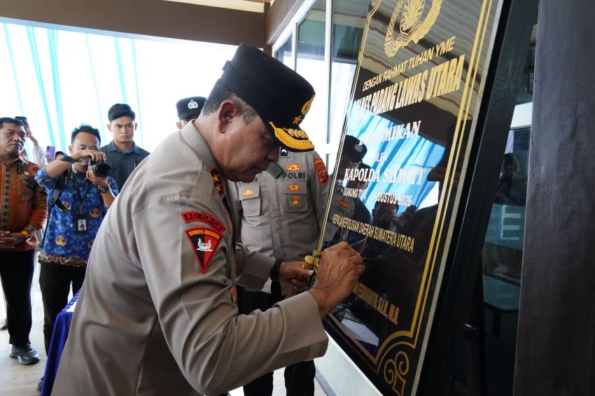 Resmi Berdiri, Polres Padang Lawas Utara Diresmikan Kapolda Sumut, Kapolres Tapsel AKBP Anton Santoso Turut Hadir