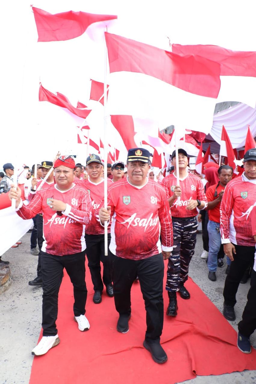 Di Muara Selat Malaka, Bupati Asahan Kibarkan Bendera Raksasa : Indonesia Jaya Juga di Lautan