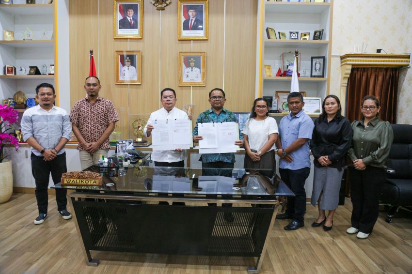 Wali Kota Menyambut hangat kehadiran Rektor Universitas UHKBPN dalam rangka MOu Dengan  Pemko  Siantar