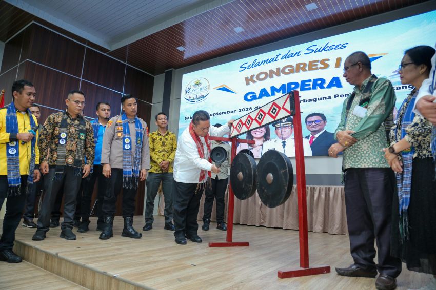Wali Kota membuka Kongres I Gampera dilaksanakan di Gedung Serbaguna