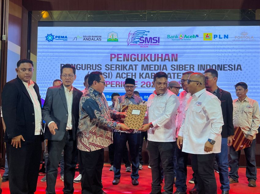SMSI Aceh Besar Resmi Dikukuhkan, Zulfikar Terima SK Kepengurusan