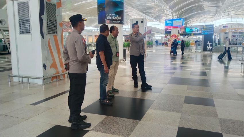 Kapolresta Deli Serdang terus pantau situasi Bandara Kualanamu Pasca Pembatalan Penerbangan, Situasi Tetap Aman Dan Kondusif*
