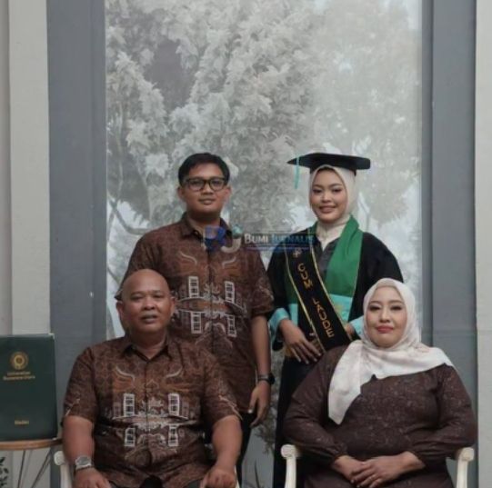 Perjuangan Eks Presma UNHAM Muhammad Isa Lahirkan Dua Sarjana Berprestasi USU