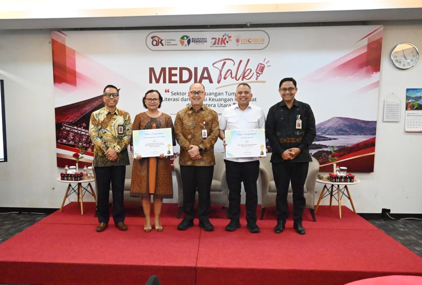Bank Sumut Raih Penghargaan OJK sebagai Bank Teraktif Melakukan Literasi Keuangan ke Sekolah