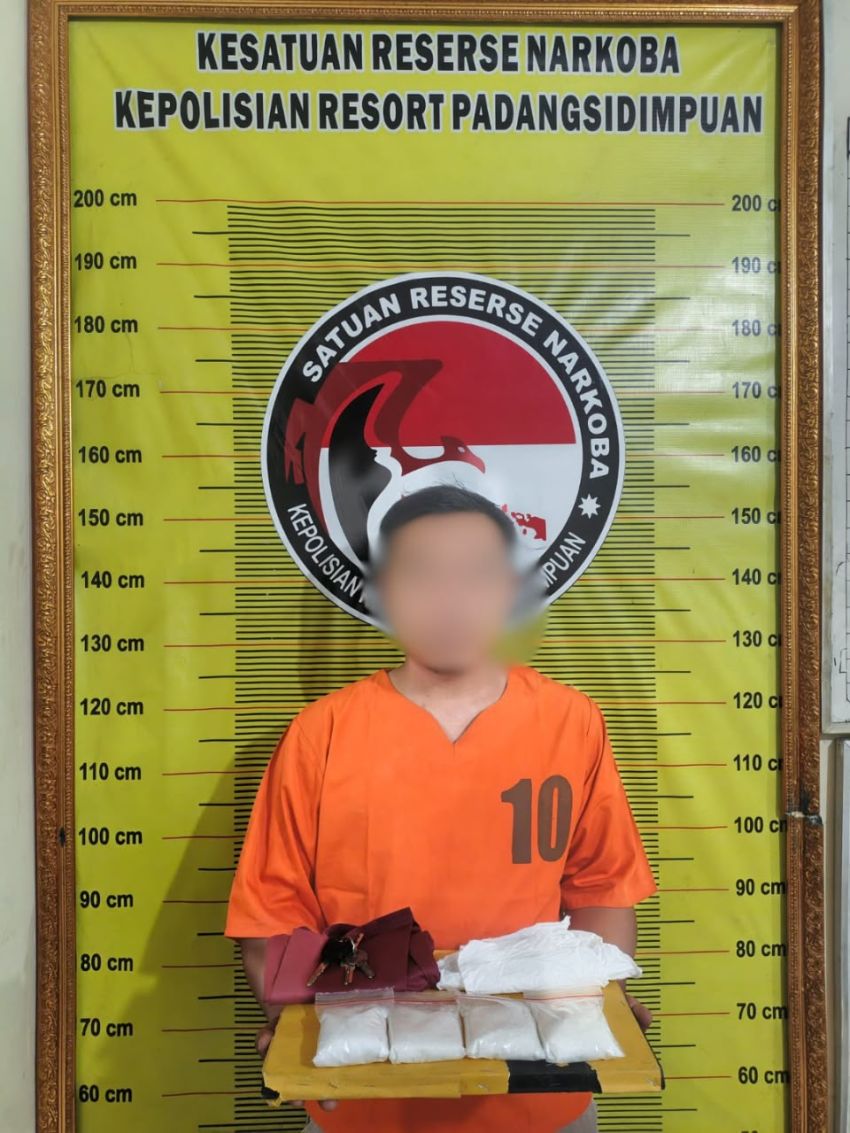 Nyaris Kabur, Pria Pembawa 401 Gram Sabu Diringkus Satresnarkoba Padangsidimpuan