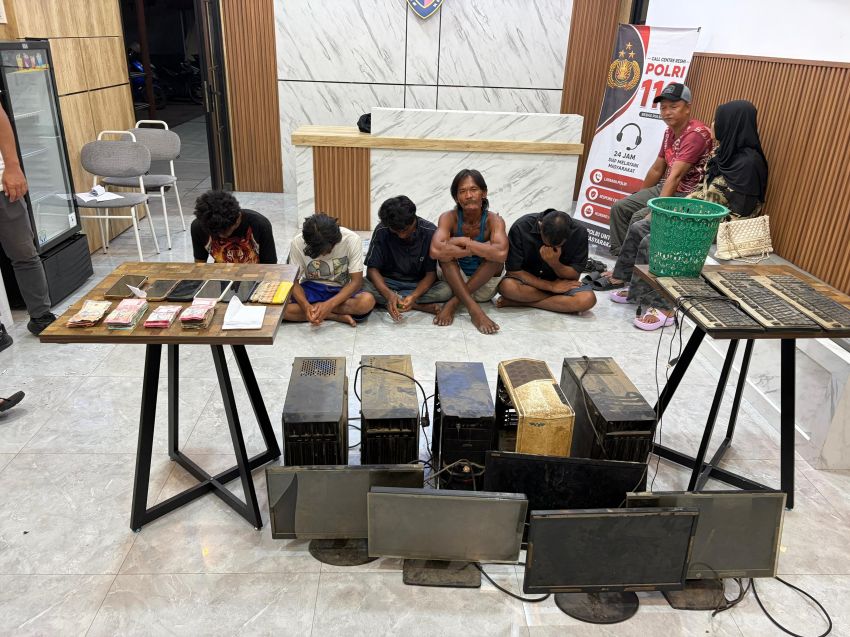Judi Online Bersembunyi di Balik Warnet, 8 Orang Diamankan di Bagan Asahan