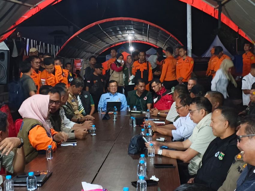 Bupati Solok dan Jajaran Pemerintah Daerah Gelar Rapat Penanggulangan Bencana Banjir Bandang di Arosuka