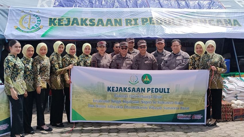 Kajati Sumbar , Bawa 1,5 Ton Beras untuk Korban Galodo