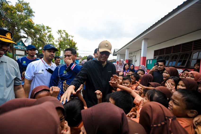 Rico Waas Datangi Medan Marelan, Gotong Royong dan Pembenahan Drainase Jadi Langkah Nyata Atasi Banjir