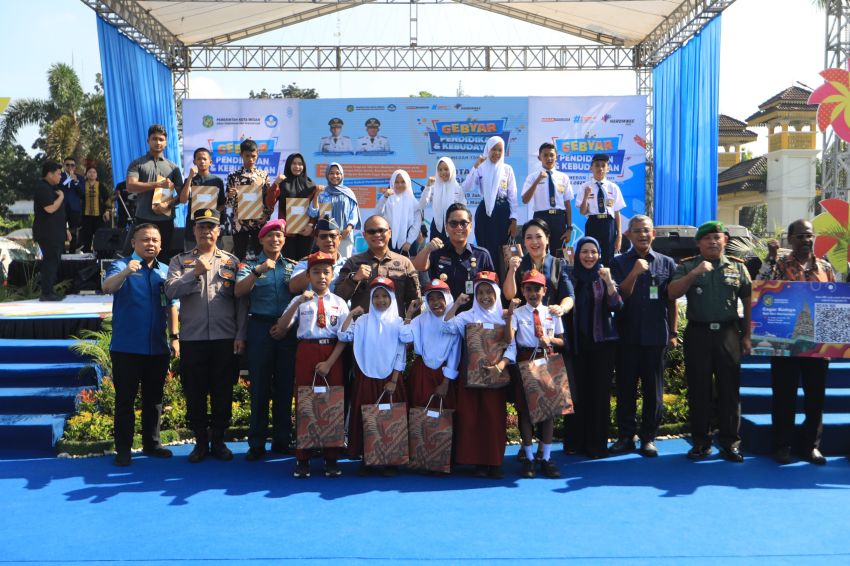 Program Tebus Ijazah Rico Waas Targetkan 1.000 Siswa, 278 Sudah Terealisasi