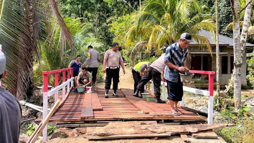 Polri Jembatan Penghubung Antarwilayah di Tapsel Rampung, Polsek Batangtoru Buktikan Kepedulian ke Warga