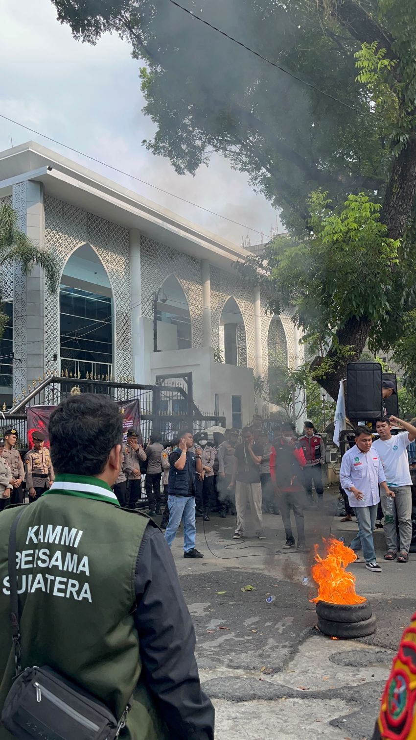 KAMMI Sumut Geruduk DPRD: Bongkar Polemik KPID, Desak KPK&ndash;Kejati Usut Anggaran DPRD
