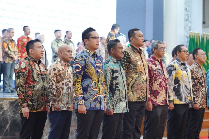Ikuti Rakor Penguatan Tata Kelola Pemerintahan Daerah dan Pencegahan Korupsi, Rico Waas Tandatangani Komitmen Bersama