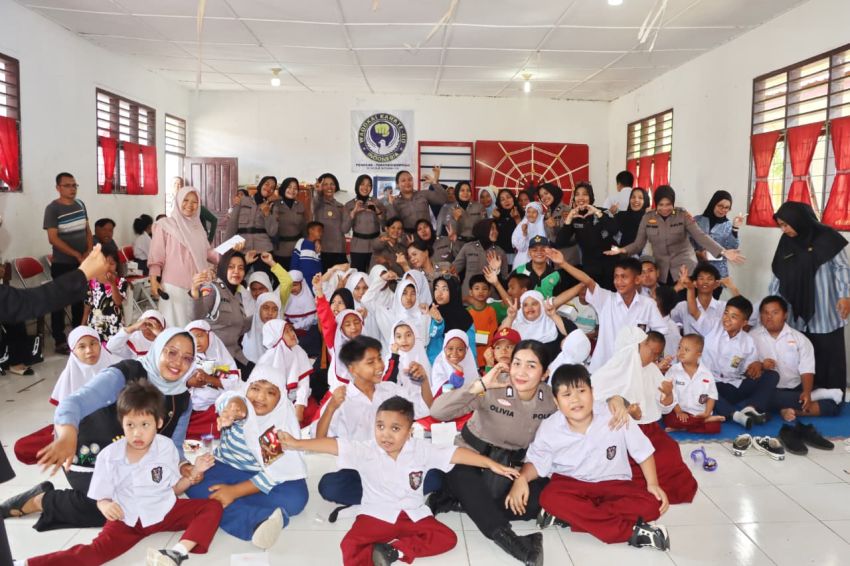 Penuh Kehangatan, Polres Padangsidimpuan Rayakan HUT Polwan ke-78 Bersama Anak SLB