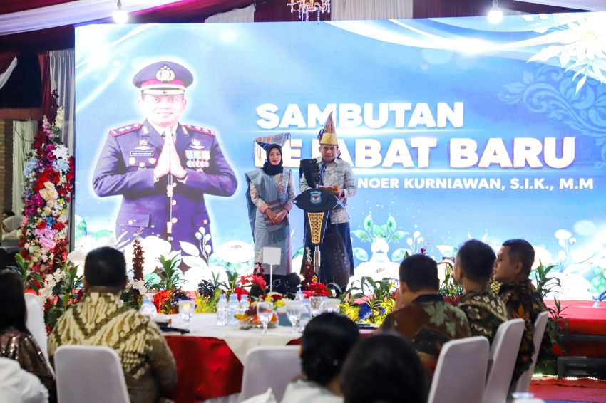 Wali Kota didampingi Ketua TP PKK menghadiri acara Pisah Sambut Kapolres Pematangsiantar