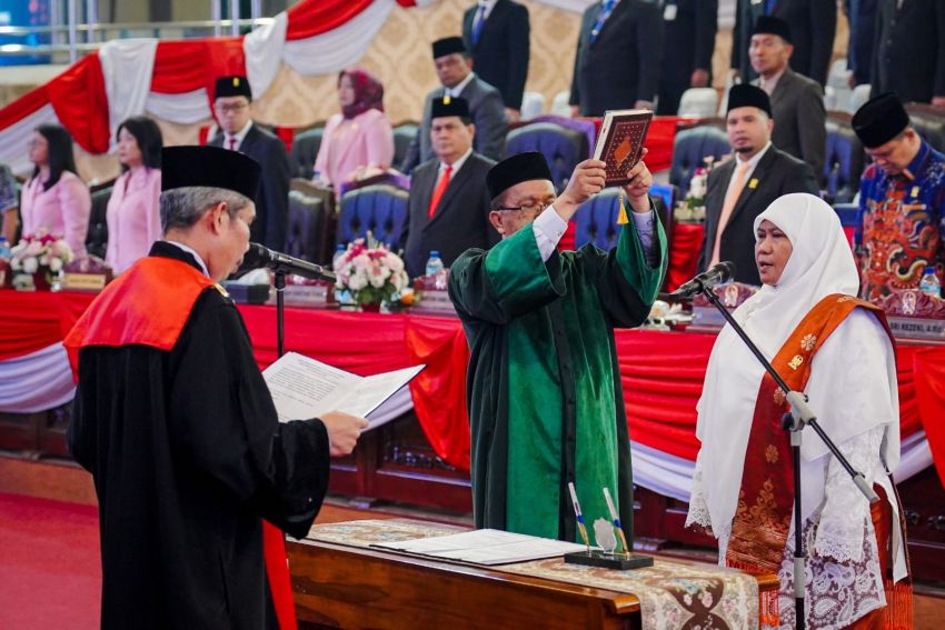 Hj Sri Rezeki, A.Md Disumpah dan Ditetapkan sebagai Wakil Ketua DPRD Medan dalam Sidang Rapat Paripurna