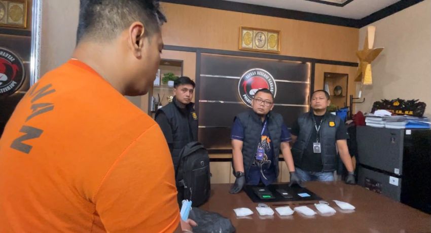 Bawa Sabu Seberat 240 Gram ke Medan, Polisi Sergap Seorang Penumpang Travel Medan - Aceh di Jalan Williem Iskandar