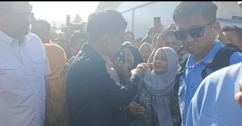 Disambut Penuh Antusias, Wapres Gibran Turun Langsung ke Huntara Tapsel, Warga: Orangnya Baik dan Ramah