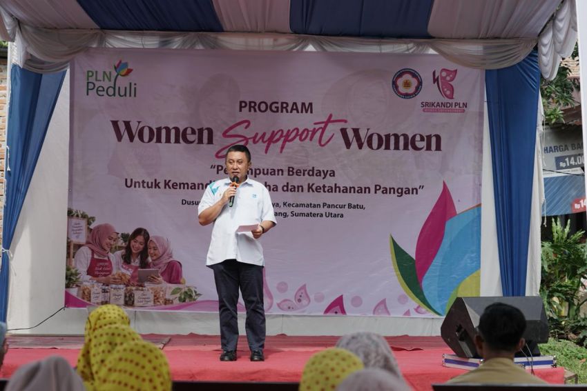 Srikandi PLN UID Sumut Dukung 35 Perempuan Kembangkan Usaha Opak di Desa Suka Raya