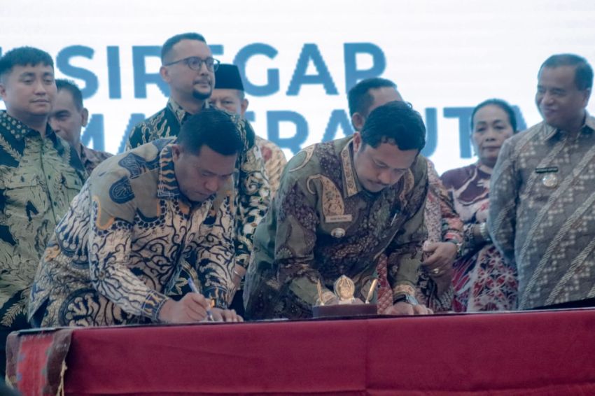 Cegah Korupsi dari Hulu, Bersama Gubsu Bobby Nasution Bupati Paluta Reski Basyah Ikut Teken Komitmen Tata Kelola Anggaran