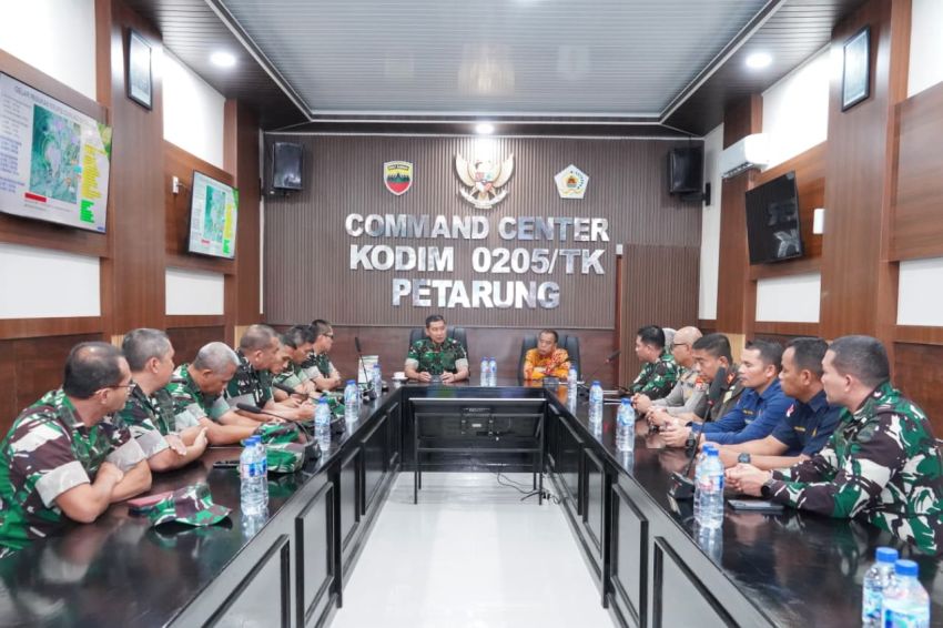 Tinjau Kesiapsiagaan Penanganan Erupsi Gunung Sinabung, Pangdam I/BB Turunkan 1.279 Personel Disiagakan